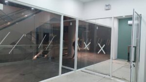 งานกระจกห้างคลีนิค