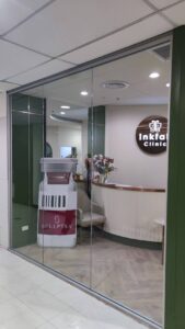 งานกระจกห้างคลีนิค