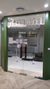 งานกระจกห้างคลีนิค