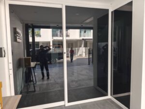 งานชุดกั้นห้องประตูหน้าต่าง