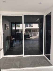 งานชุดกั้นห้องประตูหน้าต่าง