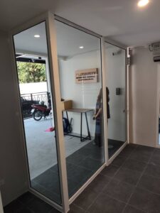 งานชุดกั้นห้องประตูหน้าต่าง