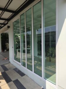 งานชุดกั้นห้องประตูหน้าต่าง
