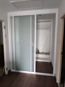 งานชุดกั้นห้องประตูหน้าต่าง