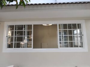 งานชุดกั้นห้องประตูหน้าต่าง