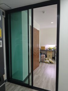 งานชุดกั้นห้องประตูหน้าต่าง