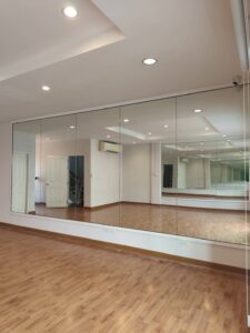 ชุดกระจกเงาบ้านอาคารคอนโดและผนังห้องน้ำ