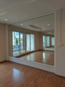 ชุดกระจกเงาบ้านอาคารคอนโดและผนังห้องน้ำ