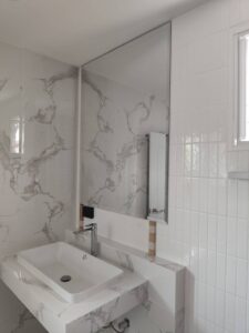 ชุดกระจกเงาบ้านอาคารคอนโดและผนังห้องน้ำ