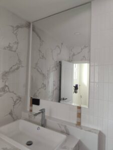 ชุดกระจกเงาบ้านอาคารคอนโดและผนังห้องน้ำ