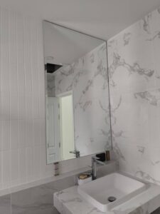 ชุดกระจกเงาบ้านอาคารคอนโดและผนังห้องน้ำ