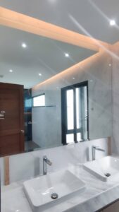 ชุดกระจกเงาบ้านอาคารคอนโดและผนังห้องน้ำ