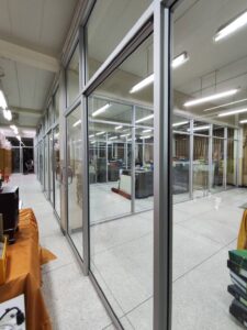 ชุดงานกั้นห้องกระจก